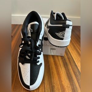 Women’s Air Jordan 1 Low SE. Homage Split White. Size 9